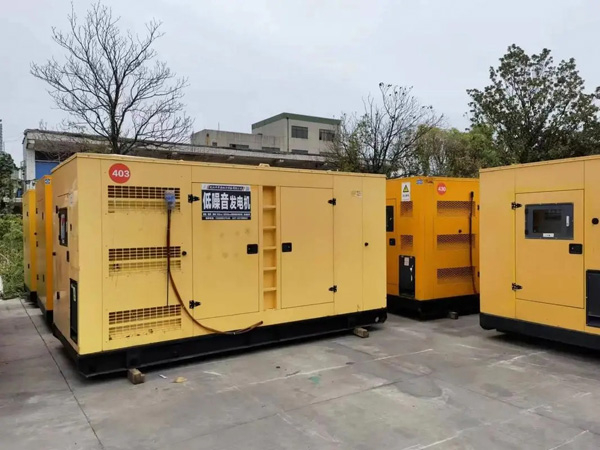 乐平如何检查柴油发电机的空气滤清器是否需要更换？