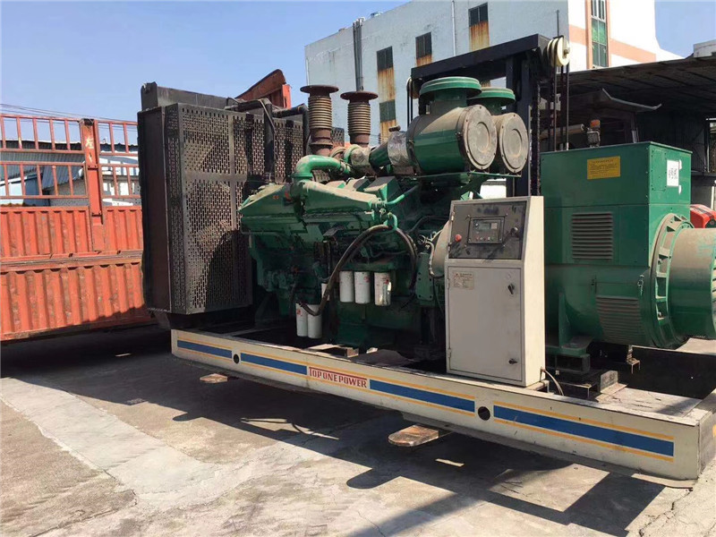 乐平如何判断柴油发电机组的机油温度是否达到了合适的预热温度？