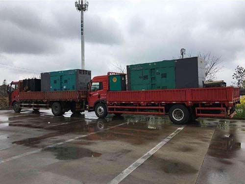 乐平涂抹密封胶后，需要等待多长时间才能安装水冷式机油散热器密封件？